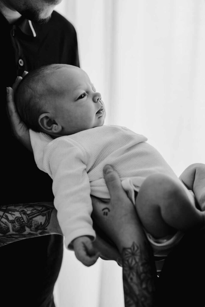 Neugeborenenshooting-Babyshooting-Hebamme-Kreissaal-Leer-Fotoshooting-Tageslichtstudio-Fotograf-Emden-Fotograf-Ostfriesland-Aurich