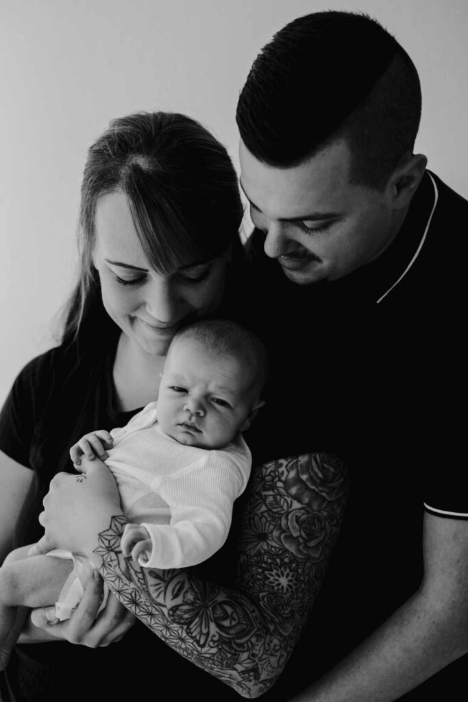 Neugeborenenshooting-Babyshooting-Hebamme-Kreissaal-Leer-Fotoshooting-Tageslichtstudio-Fotograf-Emden-Fotograf-Ostfriesland-Aurich