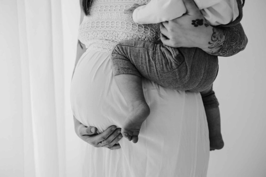 Babybauchshooting,Schwangerschaftsshooting,Fotoshooting,Familienfotos,Tageslichtstudio,Fotograf,Emden