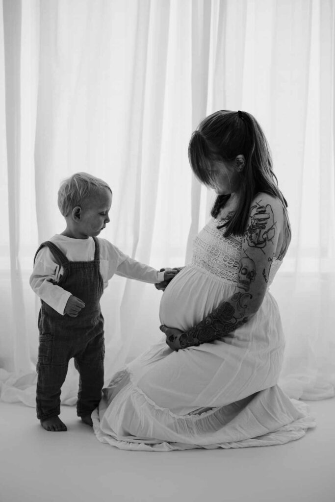 Babybauchshooting,Schwangerschaftsshooting,Fotoshooting,Familienfotos,Tageslichtstudio,Fotograf,Emden