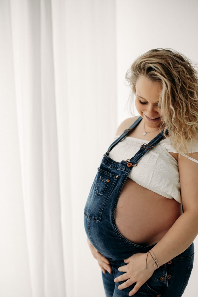 Schwangerschaft-Shooting, Babybauchbilder, Shootingoutfit, Zeitlos & bequem